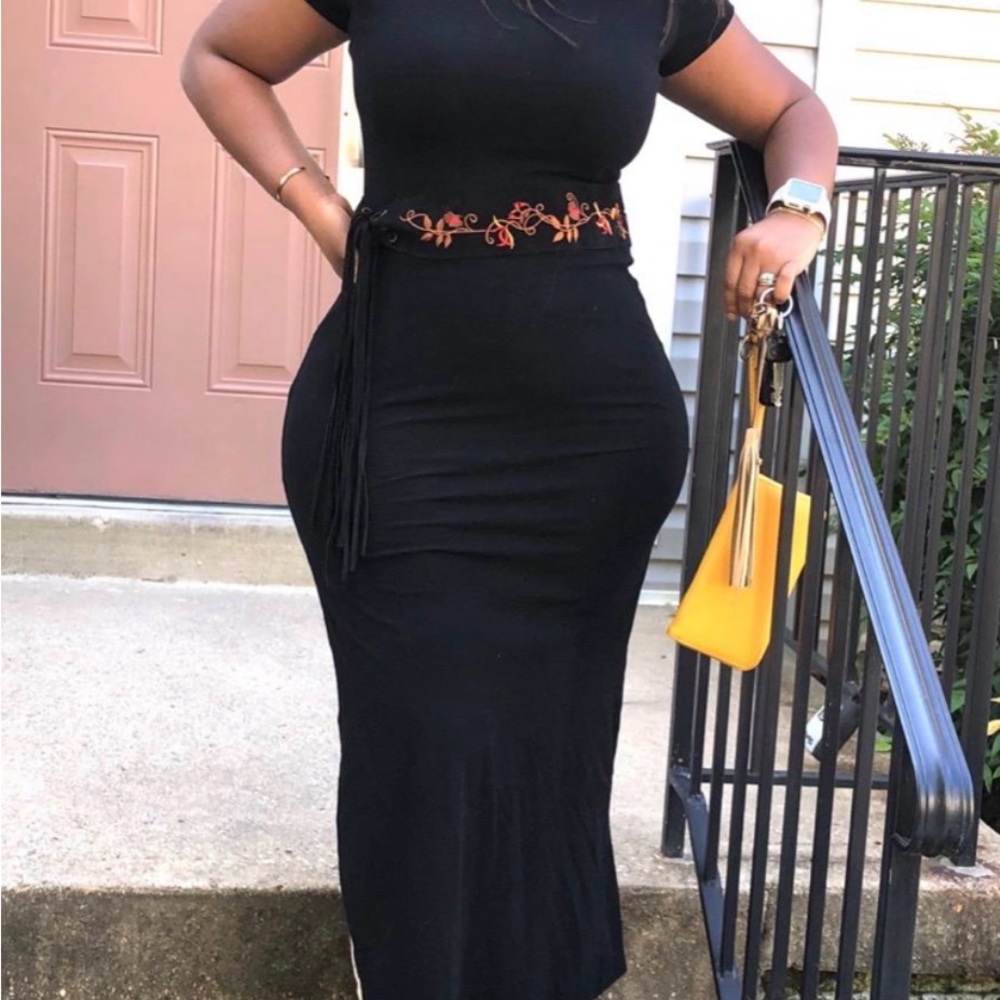 Elegant Black Bodycon Maxi Dress - Picture 4 of 10